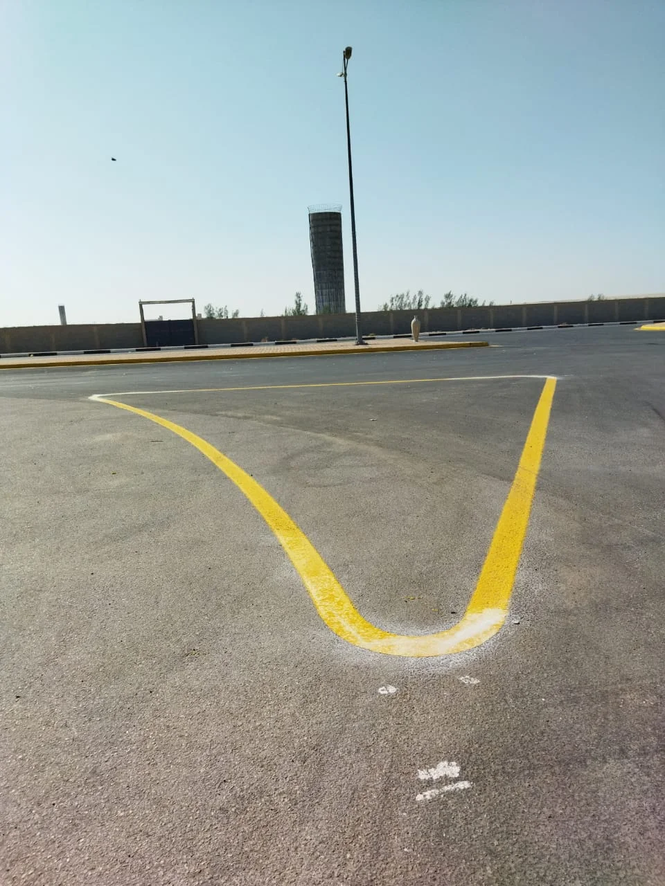 اعمال دهانات الطرق - بلديه عين دار